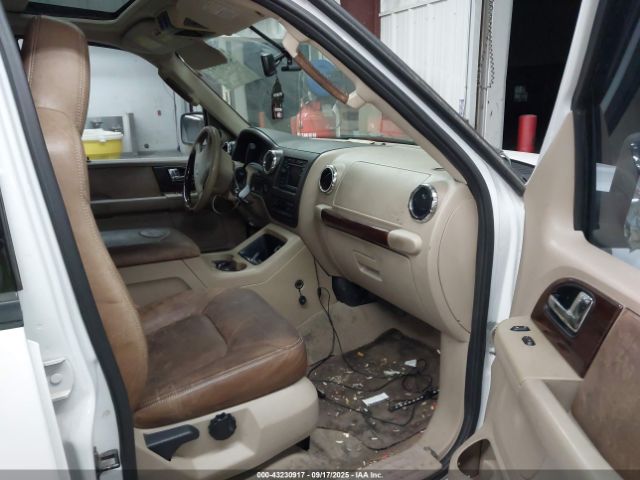Ford Expedition Image 5