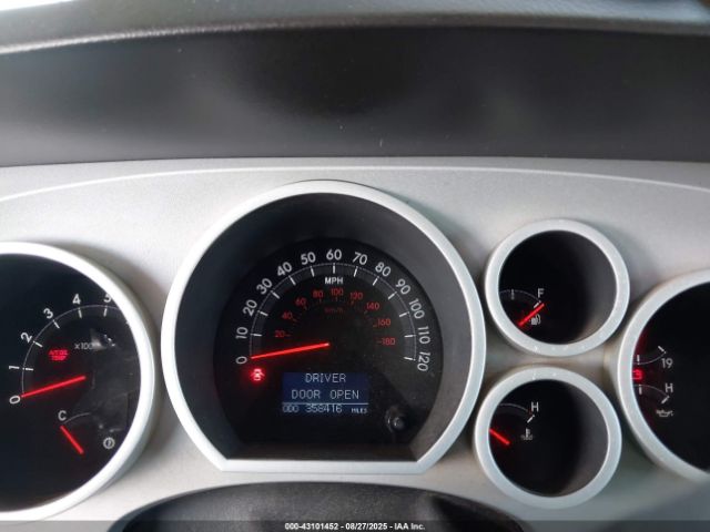 Toyota Tundra Limited 5.7l V8 Image 13