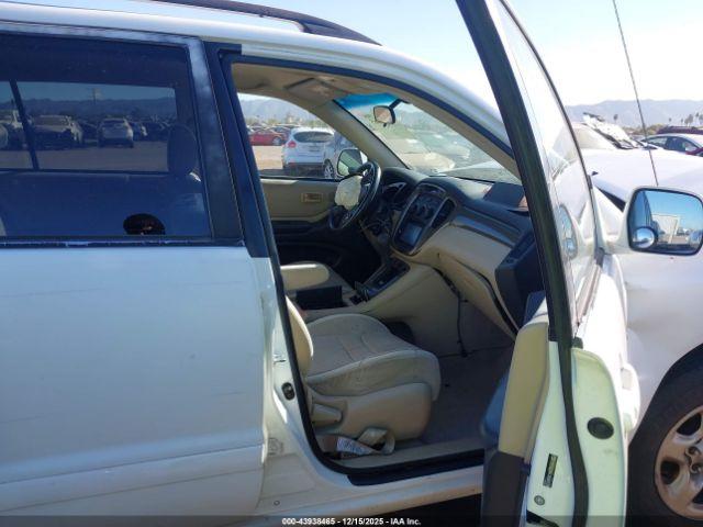 Toyota Highlander Image 3