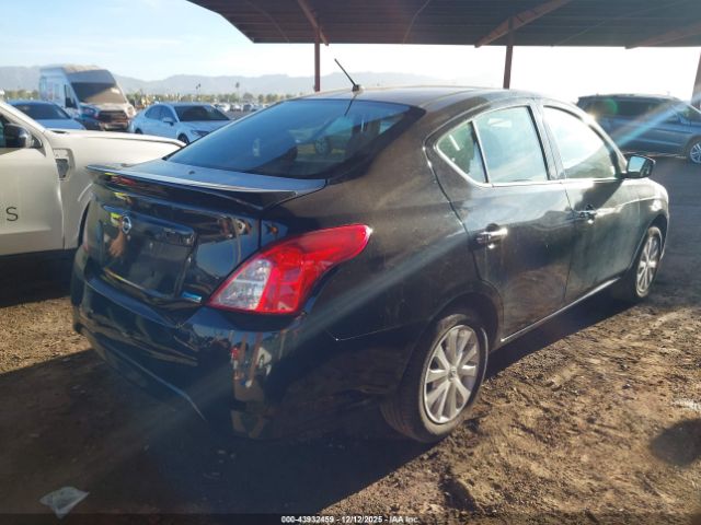 Nissan Versa Image 5