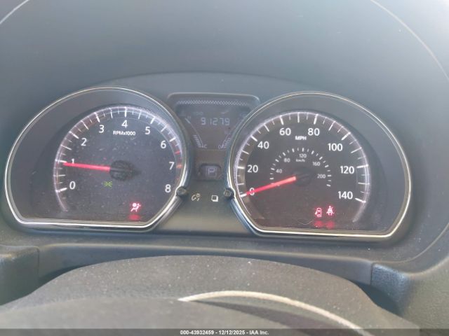 Nissan Versa Image 4