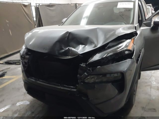 Nissan Rogue Sv Fwd Image 2