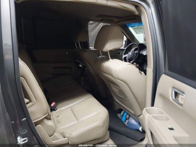 Honda Pilot Touring Image 6