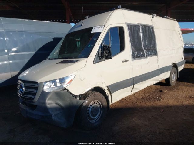 Mercedes-Benz Sprinter 2500 High Roof I4 Image 2