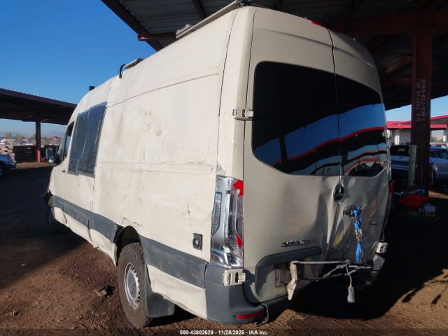 Mercedes-Benz Sprinter 2500 High Roof I4 Image 4