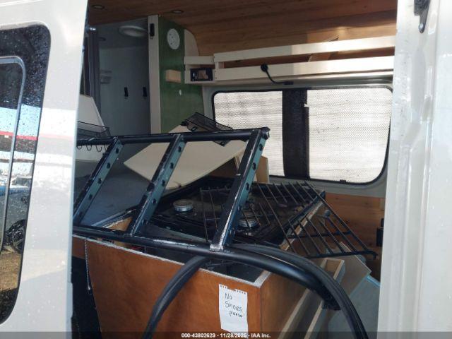 Mercedes-Benz Sprinter 2500 High Roof I4 Image 7