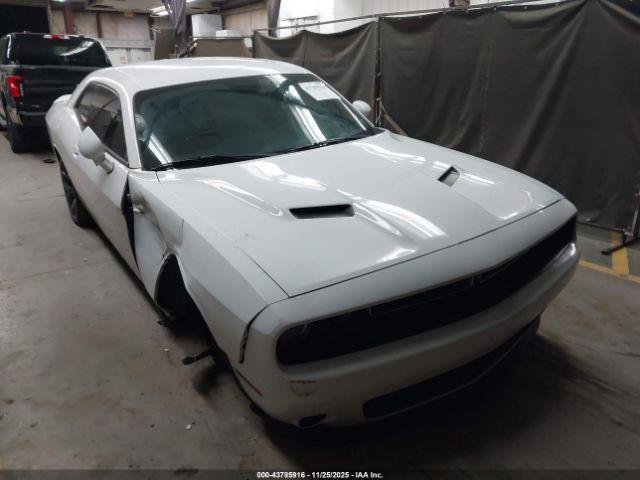  Salvage Dodge Challenger