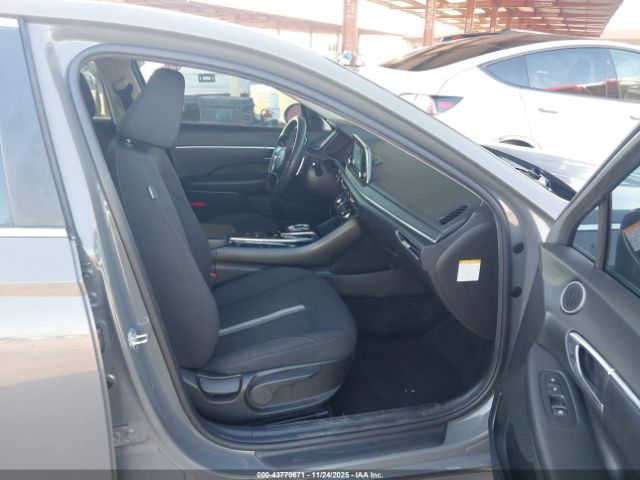 Hyundai SONATA Blue Image 9