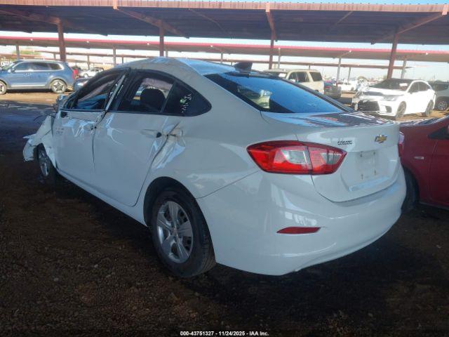 Chevrolet Cruze Ls Auto Image 3