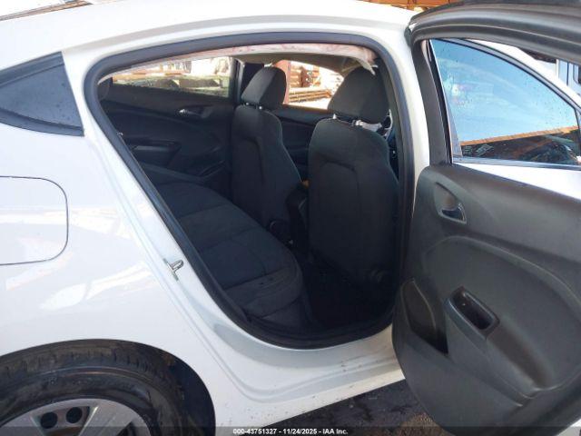 Chevrolet Cruze Ls Auto Image 9