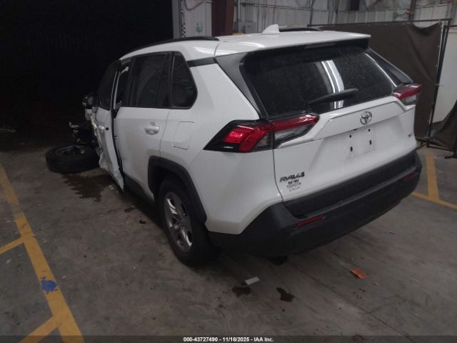 Toyota RAV4 Xle Image 11