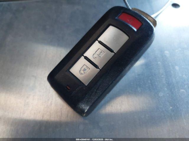 Mitsubishi Outlander Se Image 8