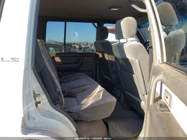 Isuzu Trooper Image 11