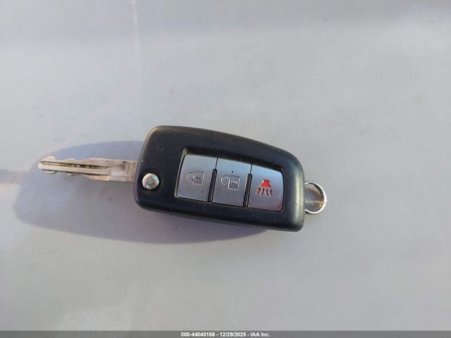 Nissan Rogue S Image 3