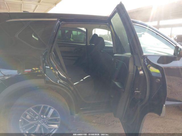 Nissan Rogue S Intelligent Awd Image 10