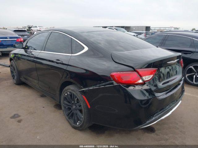 Chrysler 200 Limited Image 17