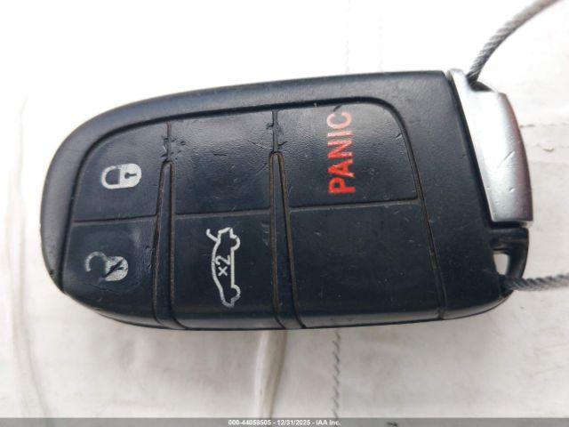 Chrysler 200 Limited Image 10