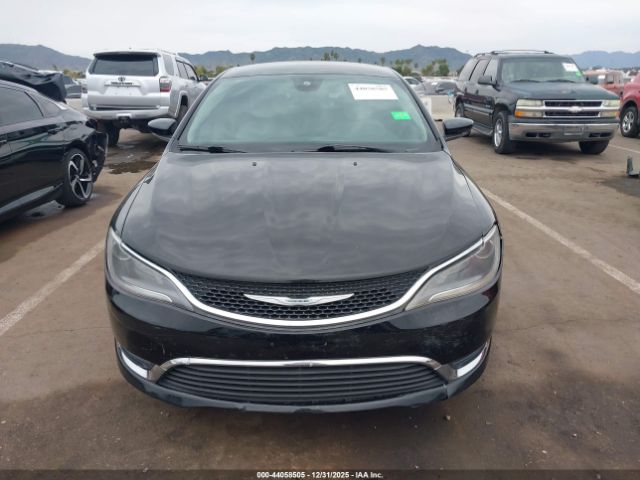 Chrysler 200 Limited Image 4