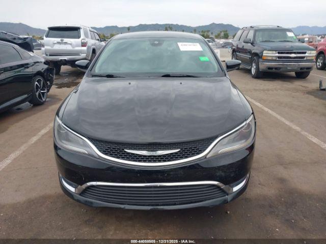 Chrysler 200 Limited Image 4