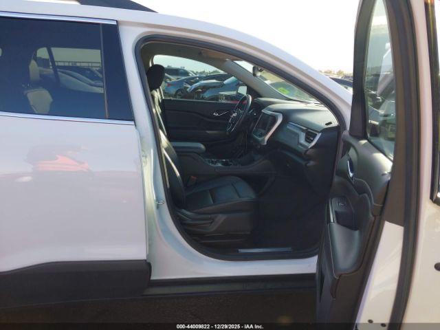 GMC Acadia Fwd Slt Image 3