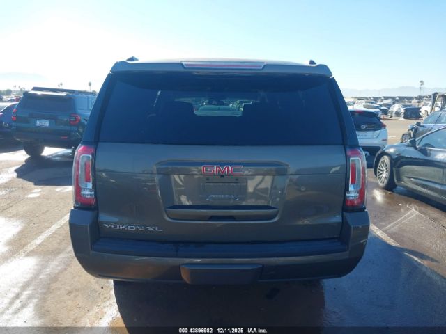 GMC Yukon Sle Image 12