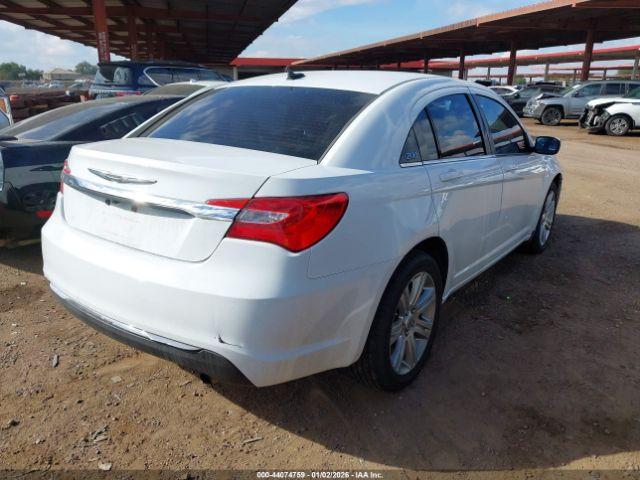 Chrysler 200 Lx Image 7