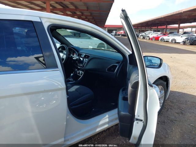 Chrysler 200 Lx Image 6