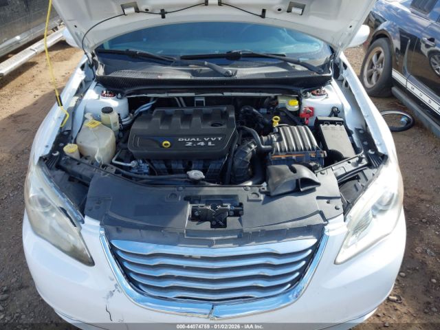 Chrysler 200 Lx Image 3