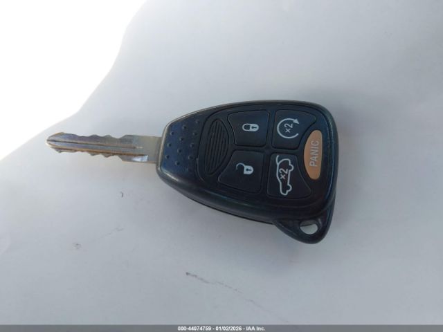 Chrysler 200 Lx Image 4