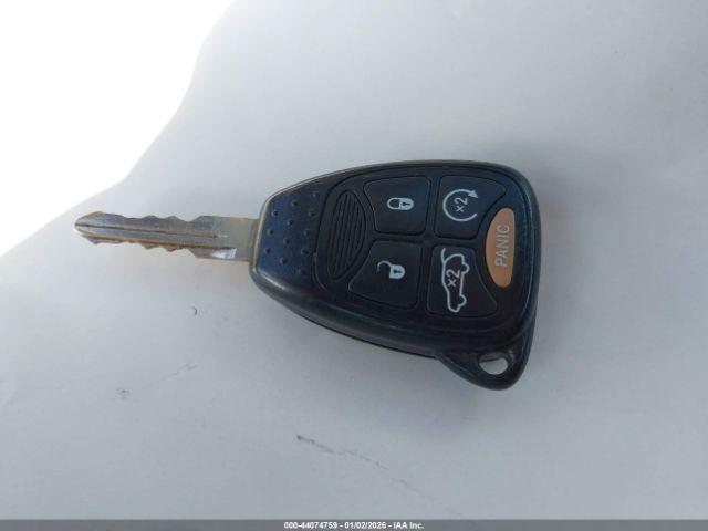 Chrysler 200 Lx Image 4