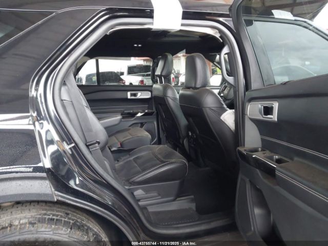 Ford Explorer St Image 8