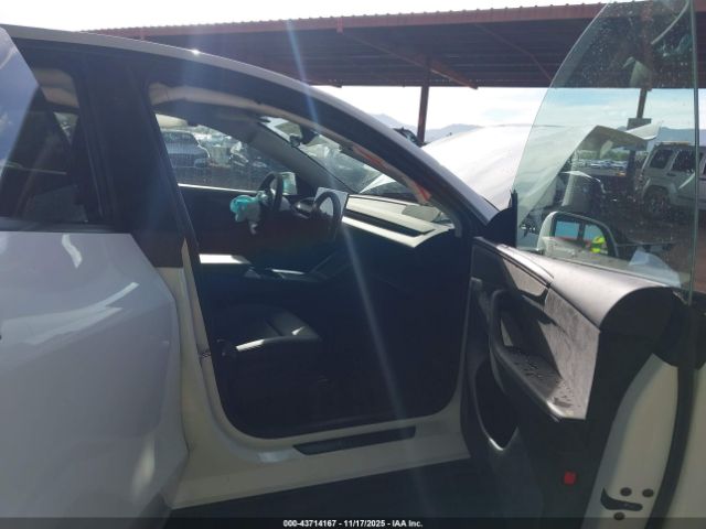 Tesla Model Y Long Range Dual Motor All-wheel Drive Image 4