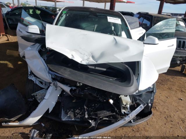 Tesla Model Y Long Range Dual Motor All-wheel Drive Image 14