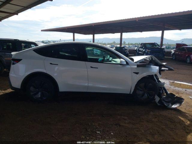 Tesla Model Y Long Range Dual Motor All-wheel Drive Image 10