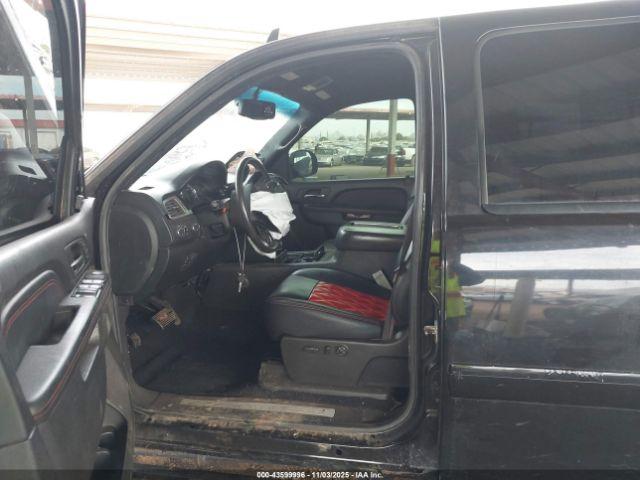 GMC Sierra 2500 Denali Image 2