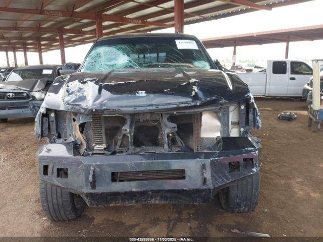 GMC Sierra 2500 Denali Image 12