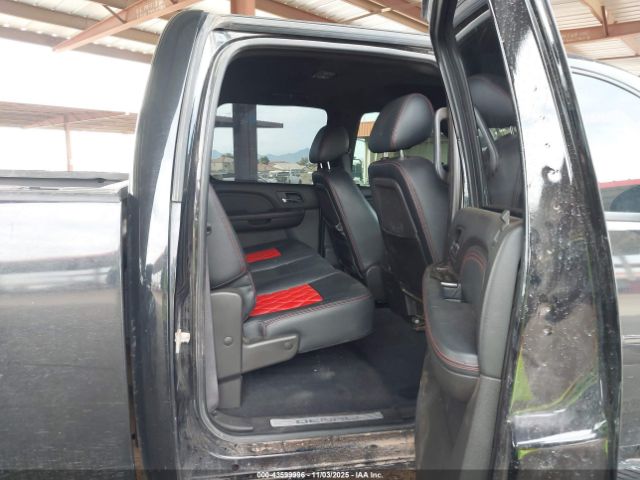 GMC Sierra 2500 Denali Image 10