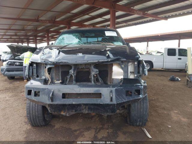 GMC Sierra 2500 Denali Image 15