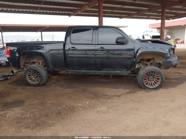 GMC Sierra 2500 Denali Image 3