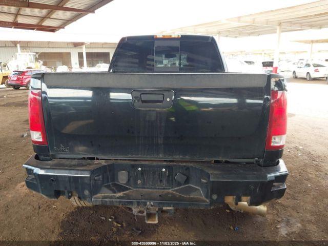 GMC Sierra 2500 Denali Image 17