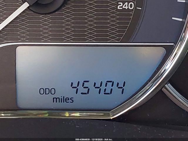 Toyota Corolla Le Image 4