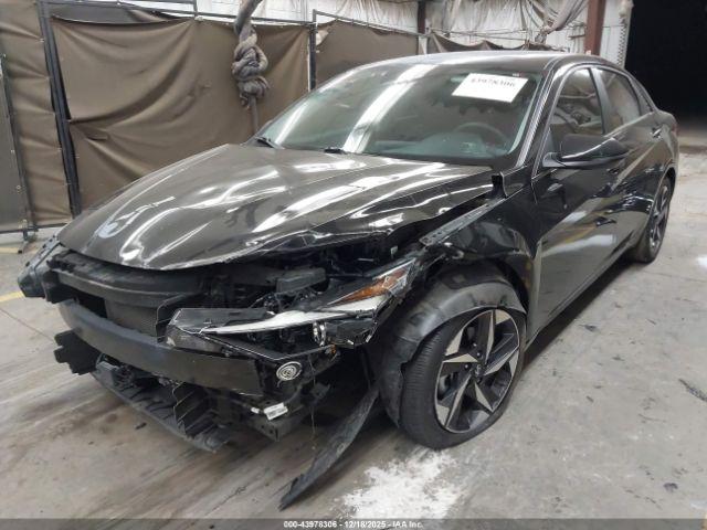 Hyundai ELANTRA Limited Image 2