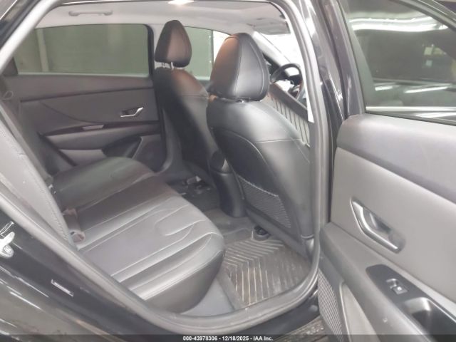 Hyundai ELANTRA Limited Image 4