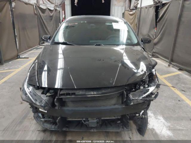 Hyundai ELANTRA Limited Image 8