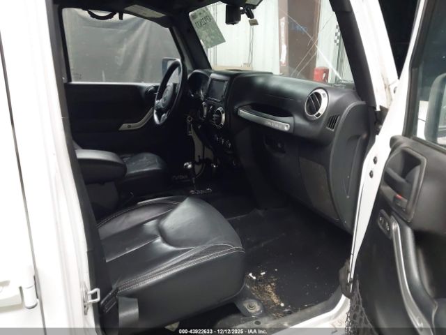 Jeep Wrangler Sahara Image 4