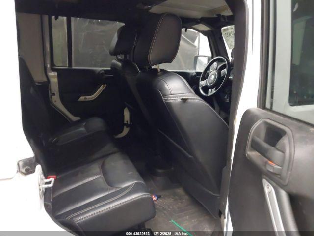 Jeep Wrangler Sahara Image 8