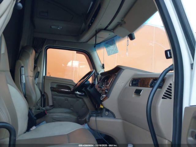 Kenworth T680 Image 12