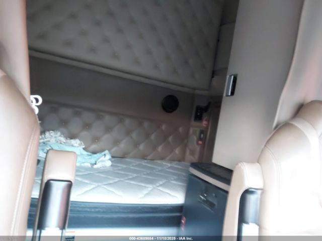 Kenworth T680 Image 9