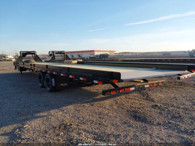 Delco Trailers Gooseneck Flatbed Image 5
