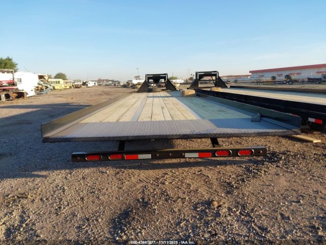 Delco Trailers Gooseneck Flatbed Image 6